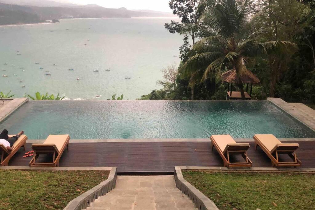 Terrace Villa - Pelabuhan Ratu Bantarkalapa エクステリア 写真
